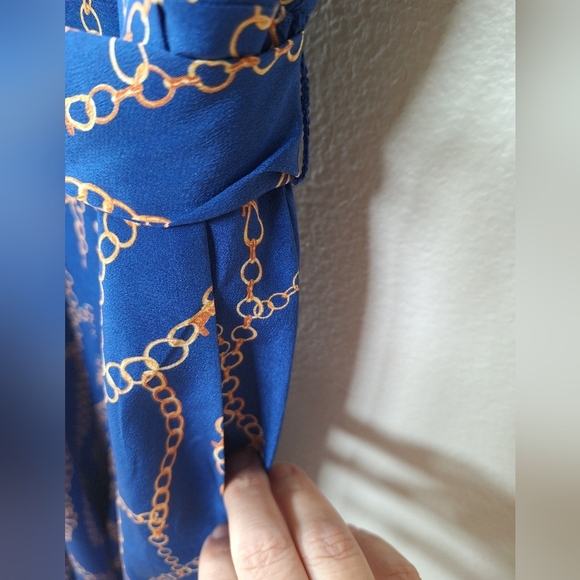 L'agence Women's Chain Print 100% Silk Cropped Jumper. Navy/Gold Size 8 - Picture 4 of 10